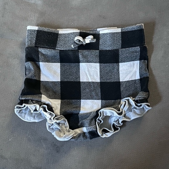 Angel Dear Ruffled Bloomer Short Set - Picture 3 of 3